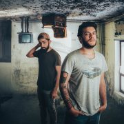 dolu kadehi ters tut