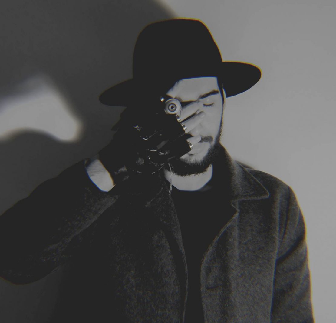 elz and the cut - monochrome