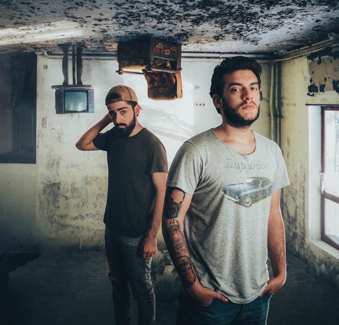 dolu kadehi ters tut